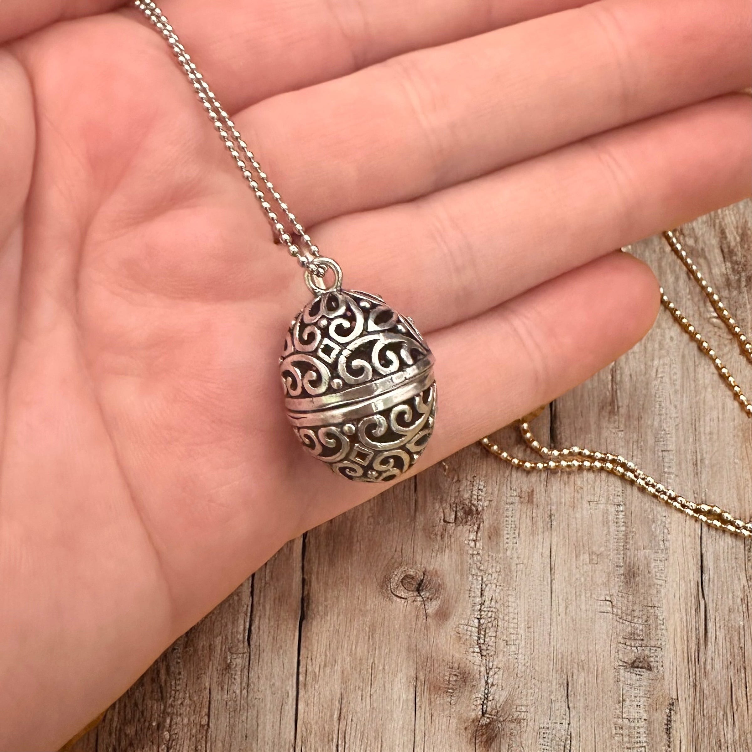 Essential Oil Diffuser Locket Necklace